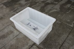 如何解決公路路沿石塑料模具在注塑過(guò)程開(kāi)裂的問(wèn)題？